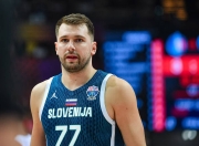 开云官网-塞尔维亚男篮鏖战波兰男篮，戈贝尔统治全场的简单介绍