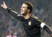 开云棋牌入口-恩比德攻防两端统治，尼克斯力克勇士的战术启示