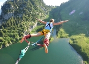 开云棋牌游戏-布伦森关键战不手软，活塞决胜局带走森林狼