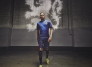 开云棋牌官网-北欧风暴席卷欧陆，瑞典战术革新启示录，德甲争冠战迎来战术革命新变量