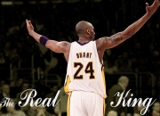 开云棋牌试玩-一记穿越红土与硬地的绝唱，辛纳在ATP总决赛险胜法网，改写网坛唯一性纪录