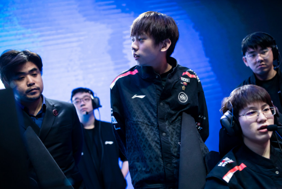 V5力克LGD,Kanavi拿下关键大龙激烈交锋小组赛,成为赛场最大亮点的简单介绍 V5力克LGD,Kanavi拿下关键大龙激烈交锋小组赛,成为赛场最大亮点的简单介绍