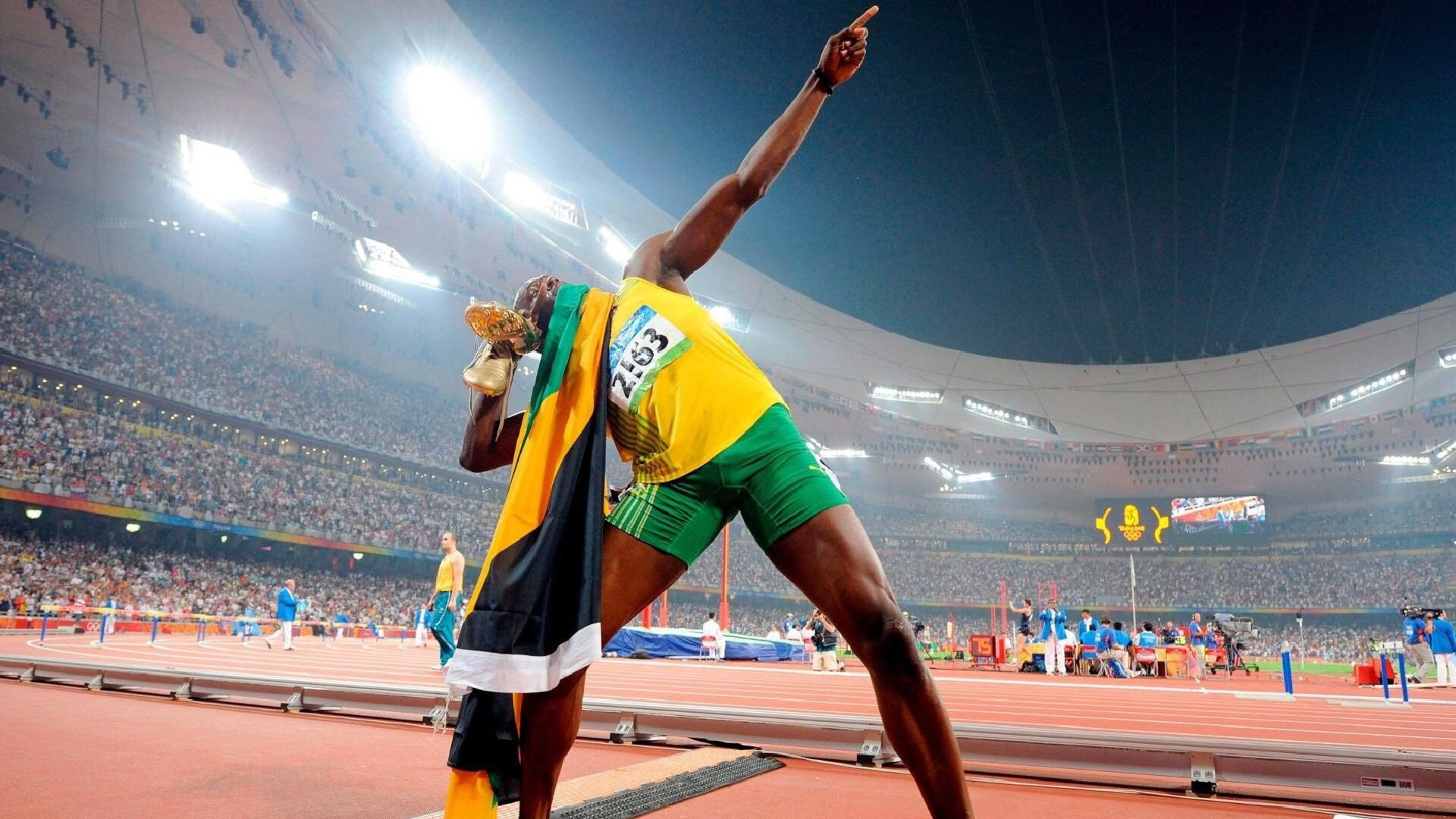 德甲争冠战之夜，德罗赞成为全场焦点