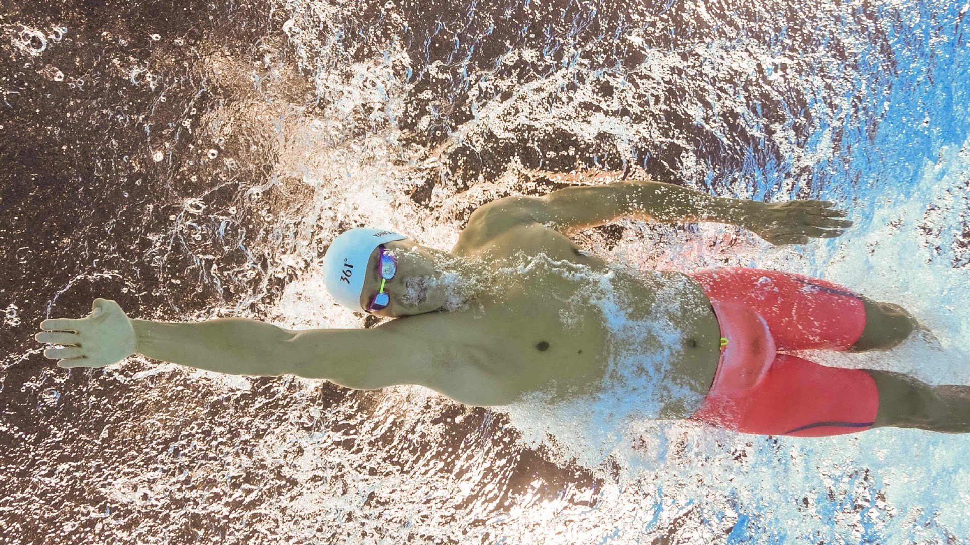 弗拉霍维奇爆发，瑞典提前终结悬念，那不勒斯陷入沉思